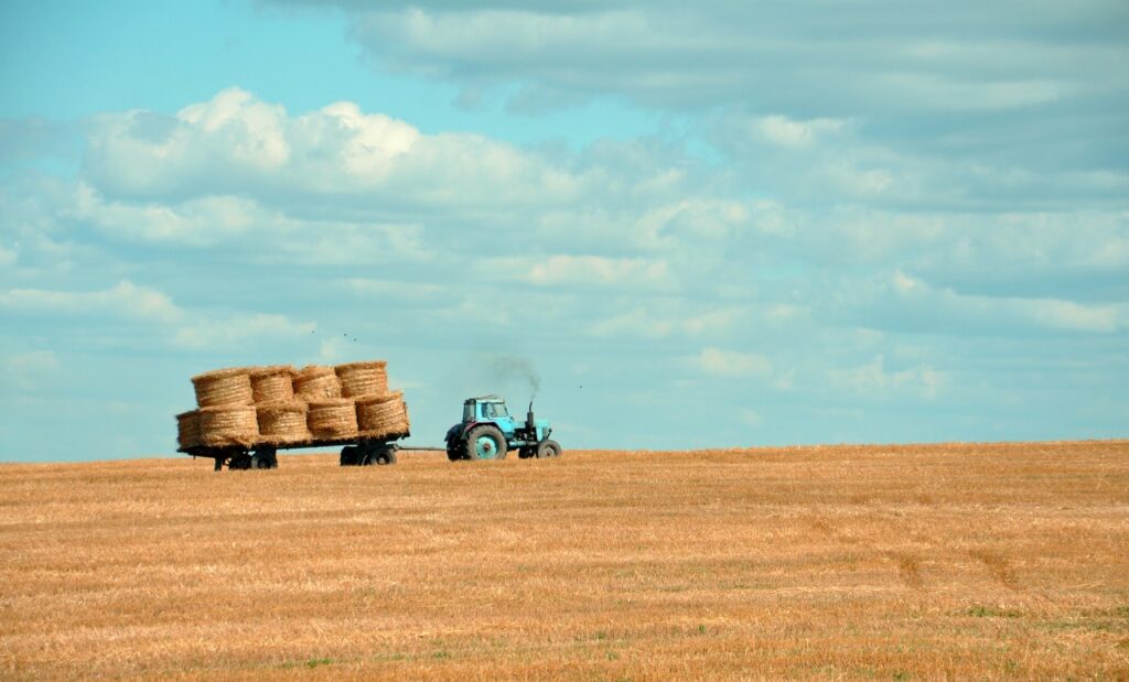 Dotacja dla rolników i mśp- traktor i pole